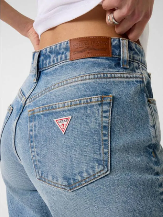 GUESS - Γυναικείο jean Mom Fit W5RA0DD5M4A-GJER Ανοιχτό μπλε